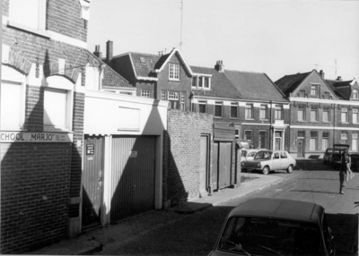 5763 FD014734 Tuinstraat 71 gezien naar Van Karnebeekstraat uit het noordwesten., 1974