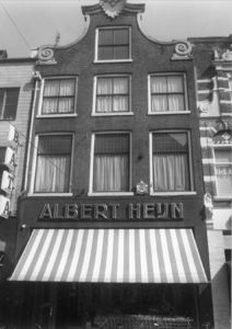 5955 FD002825 Klokgevel van het winkelpand van Albert Heijn in de Diezerstraat 31., 1972-00-00