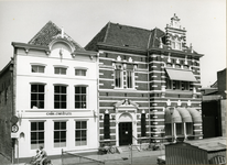 6475 FD001431 Blijmarkt 21 en 23. Cele-centrum en de voormalige Nutsspaarbank, gebouwd in 1889., 1981-00-00