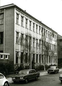 6757 FD011165 Parkstraat: PTT-gebouw (telefooncentrale)., 1974