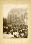 7198 FD005140 Grote Markt met Grote Kerk en Hoofdwacht, gezien uit het noorden op een marktdag rond 1890., 00-00-1890