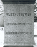 7263 FD009314 Meppelerstraatweg: grafmonument van Willem Jan Schuttevaêr op de Algemene Begraafplaats., 1981