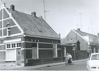 7277 FD009334 Middelweg/Warmoesstraat., 1973