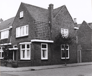 7604 FD000917 Woningen aan de Begoniastraat hoek Seringenstraat in Assendorp., 00-00-1981