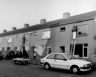 7752 FD003923 Schilders renoveren woningen aan de Frobergerstraat in Holtenbroek., 1991-00-00