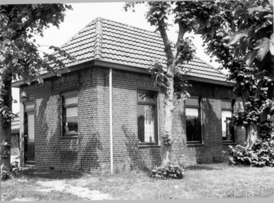 8193 FD000953 Boerderij aan de Bergkloosterweg in de wijk Berkum Brinkhoek., 01-06-1978 - 31-10-1978