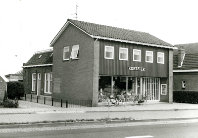 8447 FD009846 Nieuwe Deventerweg 11-13., 1975