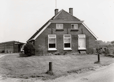 8750 FD000270 Boerderij voormalige Assendorperlure 31 (in 1973 bewoond door W.A. Fikke). Nu wijk Hanzeland., 00-00-1972