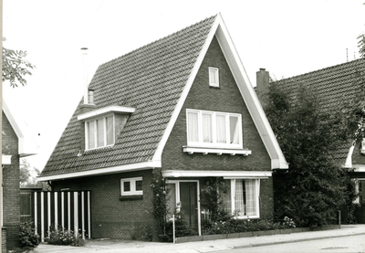9029 FD009875 Nieuwe Deventerweg 75., 1975