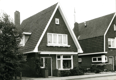 9030 FD009876 Nieuwe Deventerweg 77., 1975