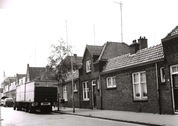 9925 FD001027 Woningen aan de Berkumstraat in de wijk Diezerpoort. Deze buurt is inmiddels gesaneerd., 00-00-1973