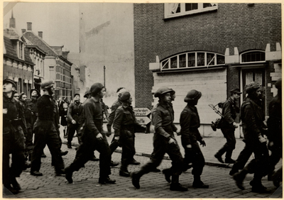 24493 FD004842_0091 Fotoalbum met opnamen van oorlogsschade in Nederland, met onder andere beelden van Zwolle, 1940 - 1945