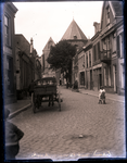 24536 Opname van het Eiland in Zwolle met op de achtergrond de Broerenkerk, 1925 - 1930