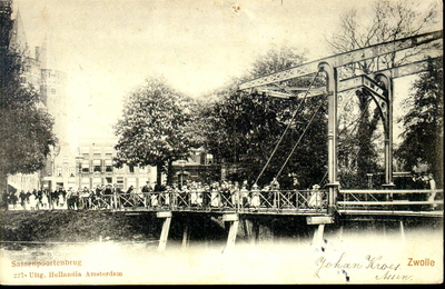 1230 PBKR3194 Sassenpoortenbrug met zeer veel publiek op het noordelijk landhoofd, 1903-00-00