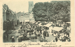 1599 PBKR5529 Grote Kerkplein vanuit het oosten gezien, op marktdag (vrijdag), ca. 1900., 1900-00-00