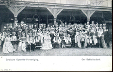1953 PBKR4447 Zwolse Operettevereniging in de tuin veranda van de Buitensocieiteit Westerlaan, 1908, 1905-00-00