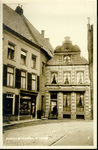 2329 PBKR3395 Gezicht op het Karel V huis (rijksmonument) aan de Sassenstraat 33 te Zwolle, ca. 1923. Oorspronkelijk ...