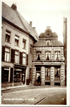 2330 PBKR3396 Gezicht op het Karel V huis (rijksmonument) aan de Sassenstraat te Zwolle, ca. 1923. Oorspronkelijk ...