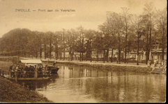 2366 PBKR3968 Het pontje over de Willemsvaart aan de Veerallee, ca. 1925. Op 15 december 1964 werd het pontje uit de ...