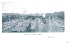 3195 PBKR3541 Gezicht op het spoorwegcomplex gezien vanaf de Hoge Spoorbrug, ca. 1900. Links de gebouwen van de ...