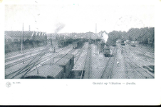 3380 PBKR3546 Gezicht op het spoorwegcomplex gezien vanaf de Hoge Spoorbrug, ca. 1900. Links de gebouwen van de ...