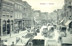 3875 PBKR0772 Gezicht op de Smeden, later Diezerstraat genaamd, in de richting van het provinciehuis, ca. 1914. Links ...