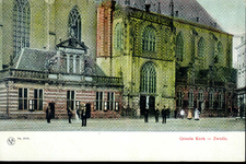 4121 PBKR1374 De Grote Kerk met Hoofdwacht en portaal, ca. 1910., 1910-00-00