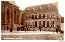 4243 PBKR0242 Bethlehems Kerkplein met Refter, Reventer, Sassenstraat 35, ca. 1925-1930:Aan het einde van de 15de en ...