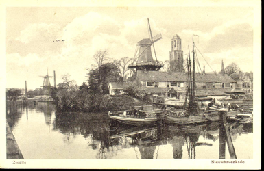 4302 PBKR0838 Gezicht op molen De Herstelder op de Eekwal 61 en rechts Eekwal 11, gezien vanaf de Keersluisbrug, ca. ...