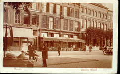 4343 PBKR1416 Grote Markt, ca. 1935. Grote Markt 12-13 lunchroom, restaurant P. Beenen in 1917 begonnen. In 1922 is het ...