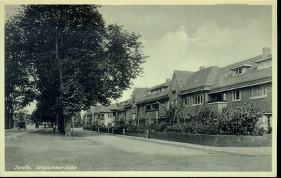 457 PBKR4220 Wipstrikkerallee gezien naar de Vechtstraat, ca. 1930-1939. Geheel rechts de ingang naar de ...