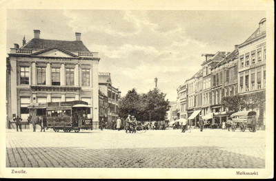 4733 PBKR1482 De Grote Markt ca. 1905-1910. Links rijdt de paardentram van sociëteit de Harmonie (Grote Markt 13) ...