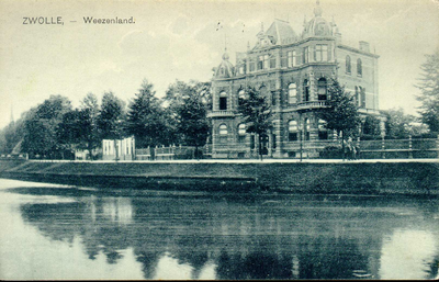 4822 PBKR0353 Klein Weezenland, ca. 1910.(vanaf 1933 Burgemeester van Roijensingel) met nr. 18: woonhuis familie Van ...