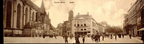 4891 PBKR1496 Panorama kaart van de Grote Markt, ca. 1910-1913. Van links naar rechts:Grote Markt 18: Grote Kerk met ...