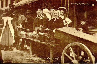 5132 PBKR2133 Gezicht op een markttafereel in de Voorstraat, 1910. Achter lange tafels verkopen vrouwen eieren die ze ...