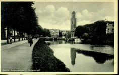 5177 PBKR0421 Burgemeester van Roijensingel ca. 1935, voetpad langs de stadsgracht, gezien naar de Nieuwe Havenbrug, ...