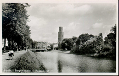 5183 PBKR0427 Burgemeester van Roijensingel en stadsgracht, gezien naar de Nieuwe Havenbrug, ca. 1945., 1945-00-00