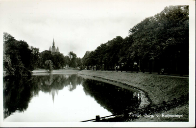 5359 PBKR0457 Burgemeester van Roijensingel over de stadsgracht naar de Sassenpoort gezien, ca. 1947., 00-00-1946 - ...