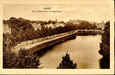 5391 PBKR0489 Klein Wezenland (vanaf 1933 Burgemeester van Roijensingel), gezien vanaf een hoog standpunt naar de ...
