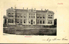 5709 PBKR2822 Rhijnvis Feithlaan, voorgevel van het oudste gedeelte van het voormalig Sophia Ziekenhuis, ca. 1900. Het ...