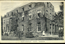 6069 PBKR2874 Rhijnvis Feithlaan, Sophia Ziekenhuis, 1925.Gezicht vanuit de tuin op het met klimop begroeide oudste ...
