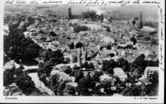 6096 PBKR0024 Luchtfoto van de Zwolse binnenstad 1926, vanuit het oosten: onder stadsgracht, Sassenpoortenbrug, midden ...
