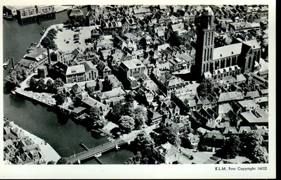 6100 PBKR0028 Luchtopname uit juni 1947 van de binnenstad, linksonder Pannekoekendijk en Beestenmarkt, ...