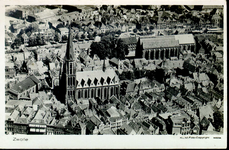6107 PBKR0035 Luchtfoto uit 1939 van de binnenstad vanuit het zuiden, links de RK Sint-Michaelskerk aan de ...