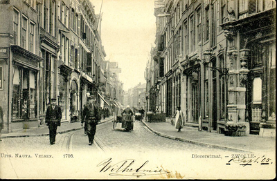 6164 PBKR0629 Diezerstraat gezien vanaf de Grote Markt, ca. 1904. Uiterst links op de hoek van de Roggenstraat en ...