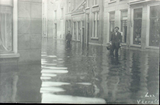 6234 PBKR1774 Hoogwater in de binnenstad ca 1916. De foto is gemaakt op de hoek van de Wolweverstraat met de Walstraat, ...