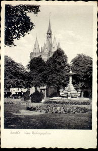 6255 PBKR2336 Het Van Nahuysplein met de fontein uit 1892, geschonken aan burgemeester Jhr. W.C.Th. van Nahuys in ...