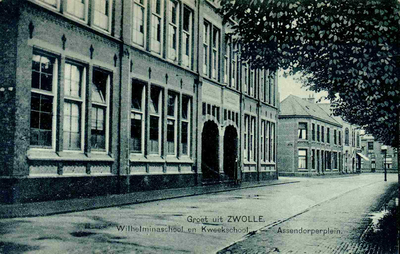 6345 PBKR0093 Assendorperplein met Wilhelminaschool en Hervormde Kweekschool (gebouwd 1910)., 1912-00-00