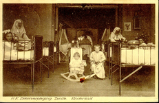 6412 PBKR1233 De kinderzaal in het oude gedeelte uit 1902 van het R.K. ziekenhuis aan de Blekerstraat. Dat was ...