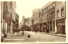 6573 PBKR0679 Diezerstraat richting Grote Markt, ca. 1923.Vanaf rechts: Diezerstraat 41: Lunchroom Melksalon, van Wed. ...